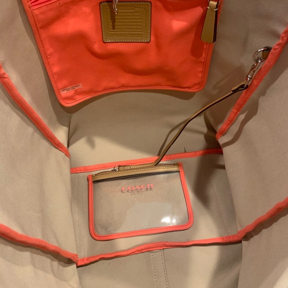 Coach Weekend tote - Picture 9 of 9